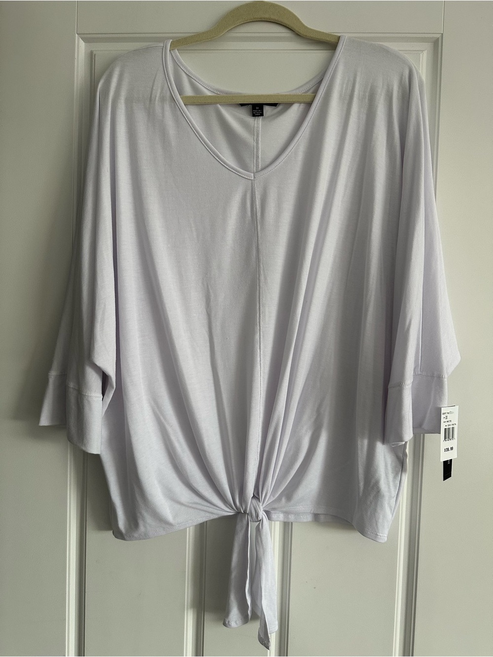 Women’s plus 3X V-Neck Tie-Front Tunic Top in white